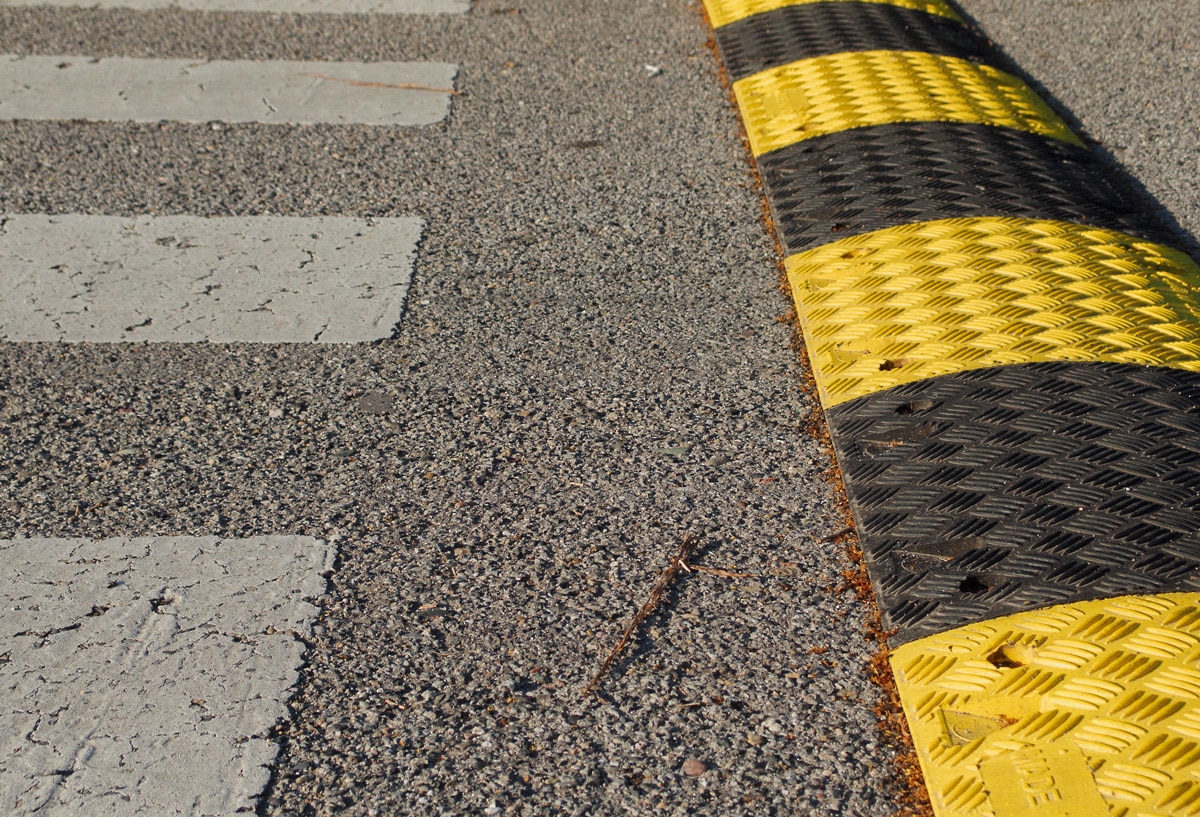 ⇒ The Benefits Of Speed Bumps And Speed Humps For Pedestrian Safety